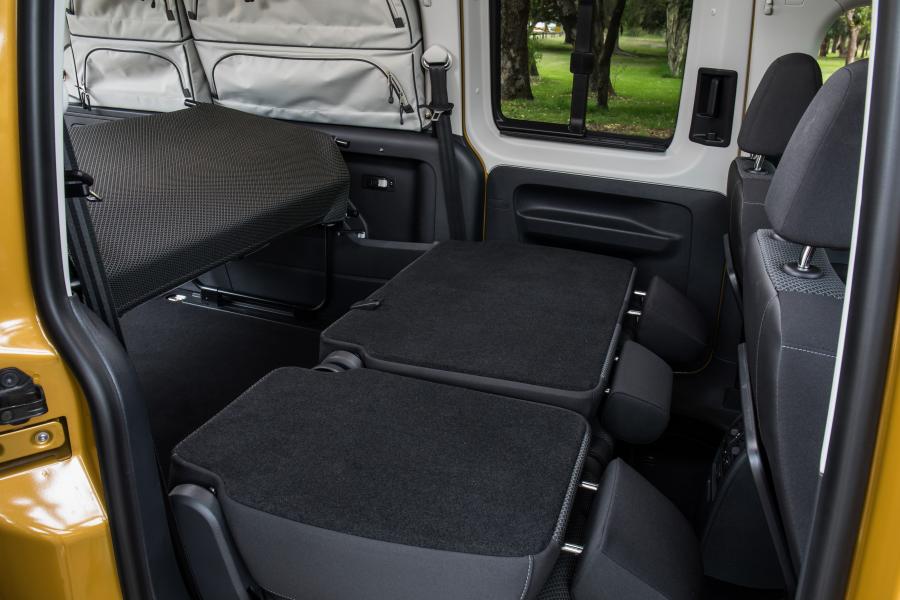 Интерьер Volkswagen Caddy Beach Maxi 2019 года  (AU) (фото 33 из 34)